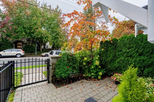 920 15Th Avenue W, Vancouver, BC 