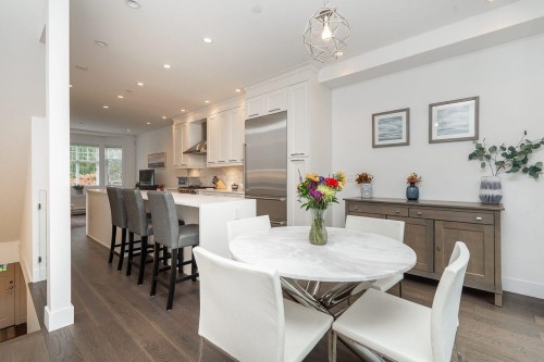 920 15Th Avenue W, Vancouver, BC 