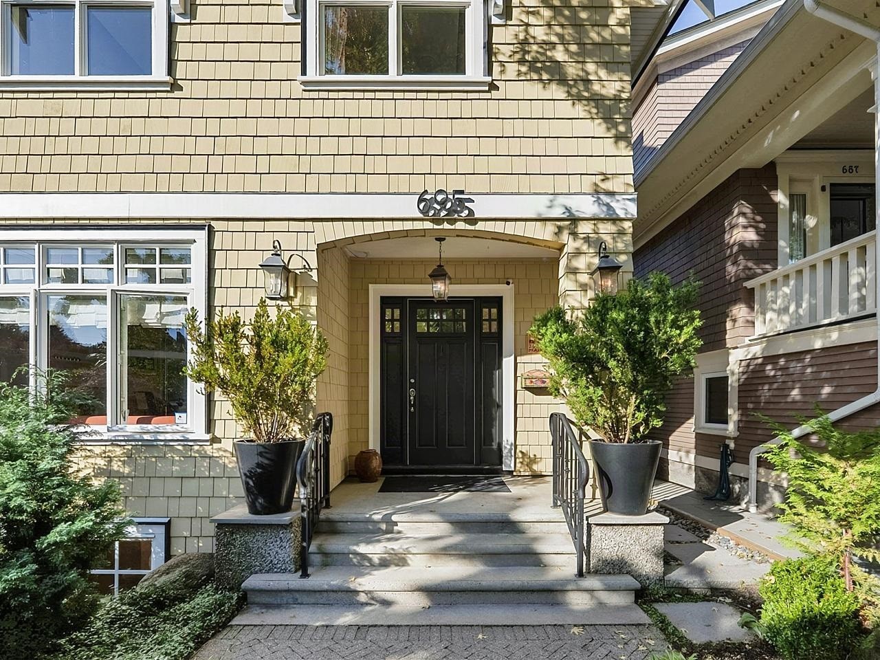 695 19Th Avenue W, Vancouver, BC