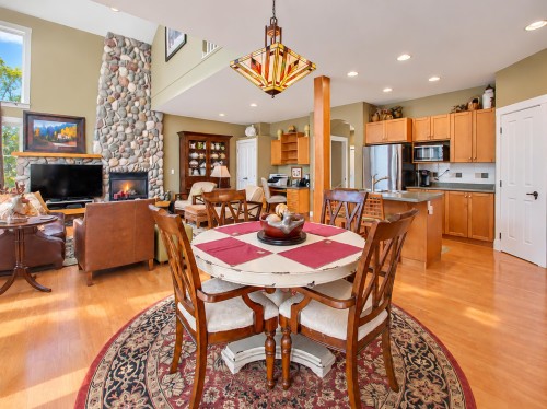 1899 Parkway Boulevard, Coquitlam, BC 