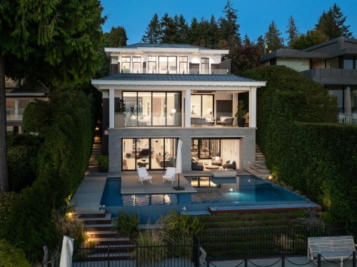 3156 Travers Avenue, West Vancouver, BC 