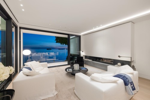 3156 Travers Avenue, West Vancouver, BC 