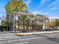 1-2450 Alma Street  Vancouver, BC V6R 3R7