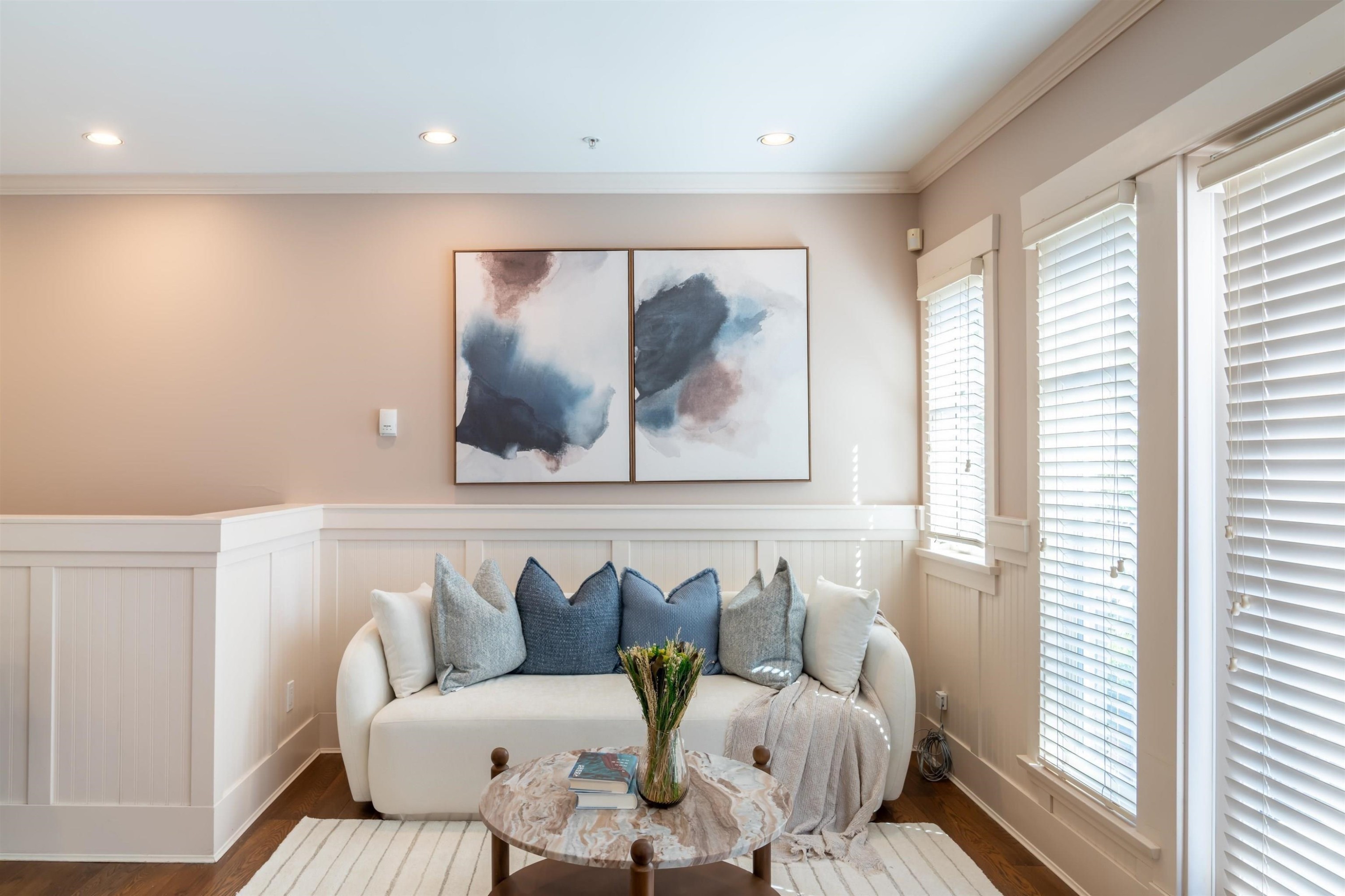 208 13Th Avenue W, Vancouver, BC