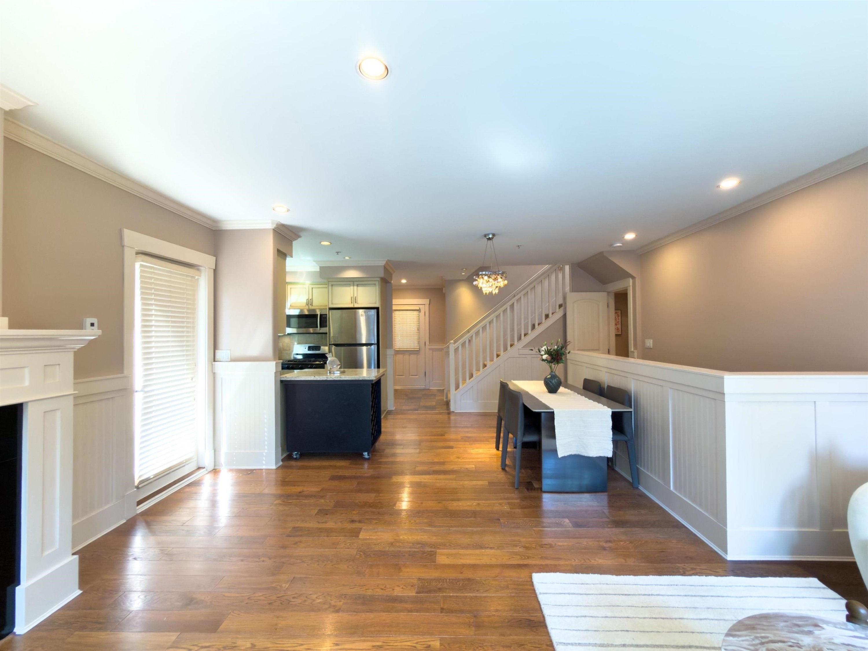 208 13Th Avenue W, Vancouver, BC