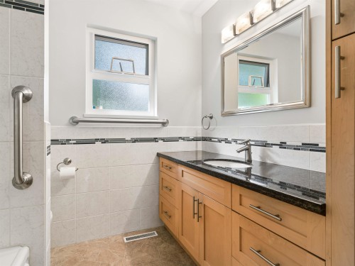 2925 24Th Avenue W, Vancouver, BC 