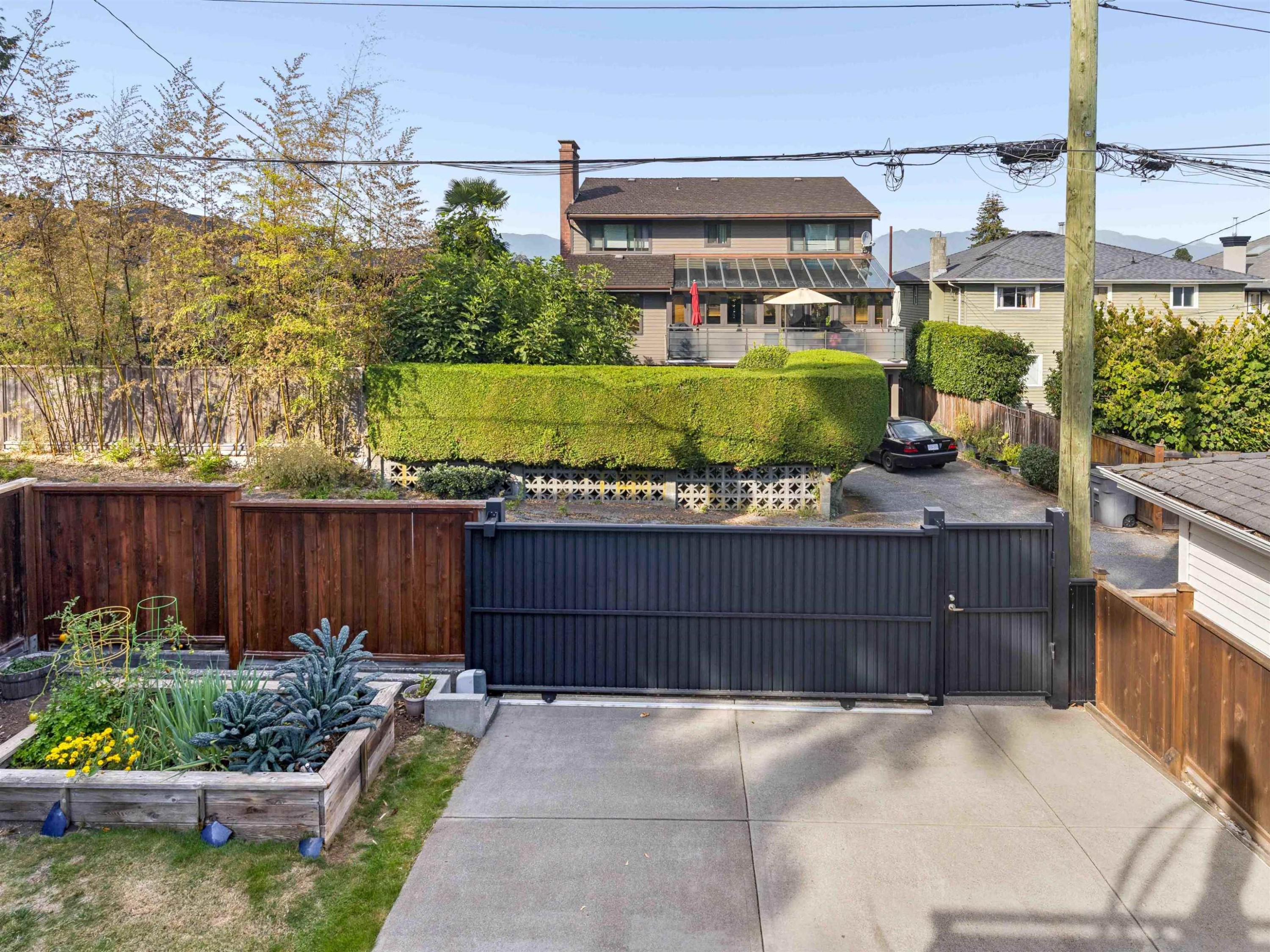 2925 24Th Avenue W, Vancouver, BC