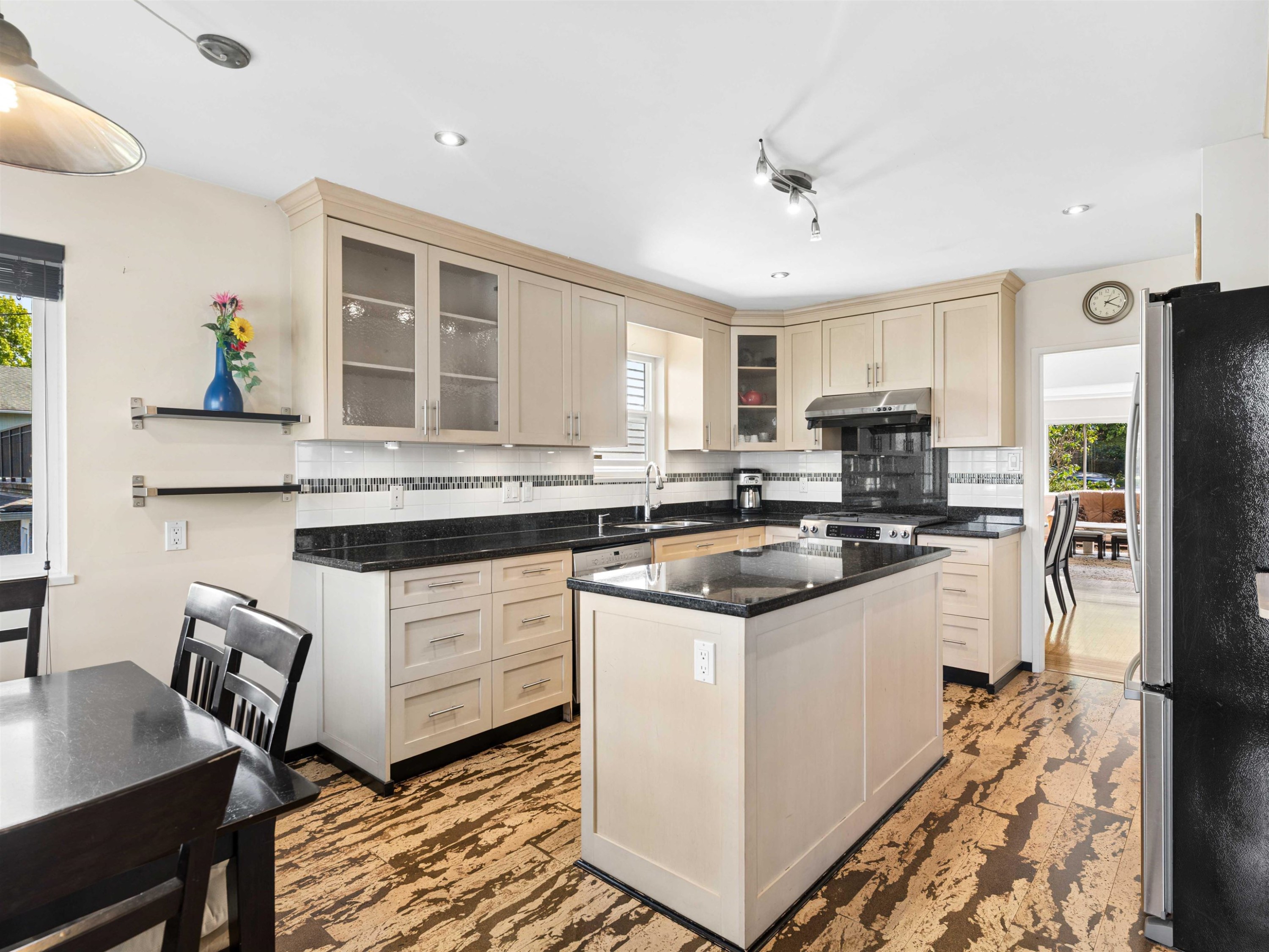 2925 24Th Avenue W, Vancouver, BC