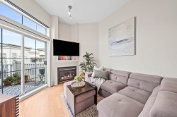 413-147 1st Street E North Vancouver, BC V7L 1B2