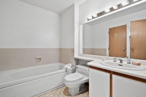 1465 Clyde Avenue, West Vancouver, BC 