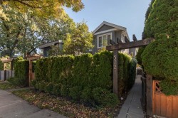 572 16th Avenue E Vancouver, BC V5T 2V2