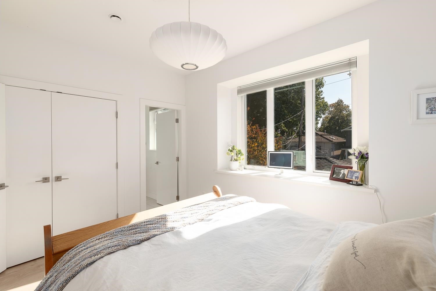 572 16Th Avenue E, Vancouver, BC