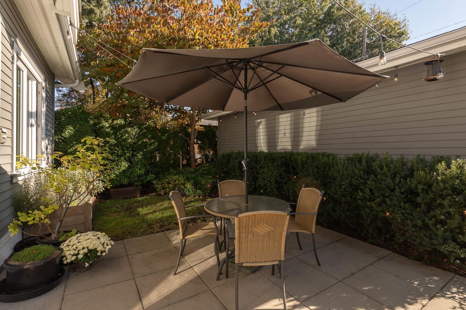 572 16Th Avenue E, Vancouver, BC