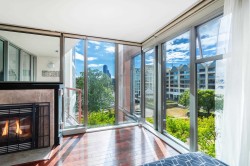 503-990 Beach Avenue  Vancouver, BC V6Z 2N9