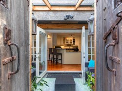 101-2535 York Avenue  Vancouver, BC V6K 1E4