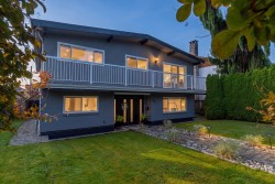 773 12th Street E North Vancouver, BC V7L 2K8