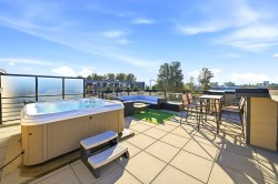 409-733 14th Street W North Vancouver, BC V7M 0C6