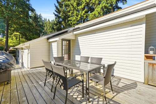 1720 Deep Cove Road, North Vancouver, BC 