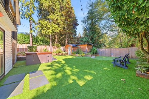 1720 Deep Cove Road, North Vancouver, BC 