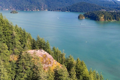 1720 Deep Cove Road, North Vancouver, BC 