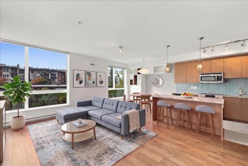 108-735 15th Street W North Vancouver, BC V7M 0B8