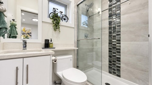 4985 Moss Street, Vancouver, BC 