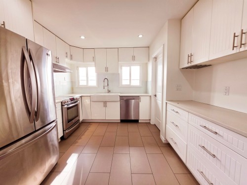 7590 Fraser Street, Vancouver, BC 