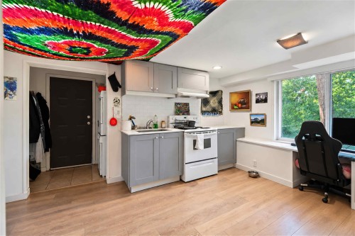 1004 Delestre Avenue, Coquitlam, BC 