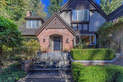 4707 Meadfeild Road, West Vancouver, BC 