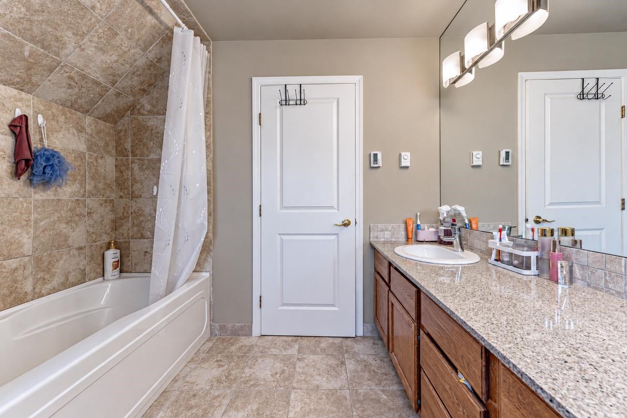 4707 Meadfeild Road, West Vancouver, BC