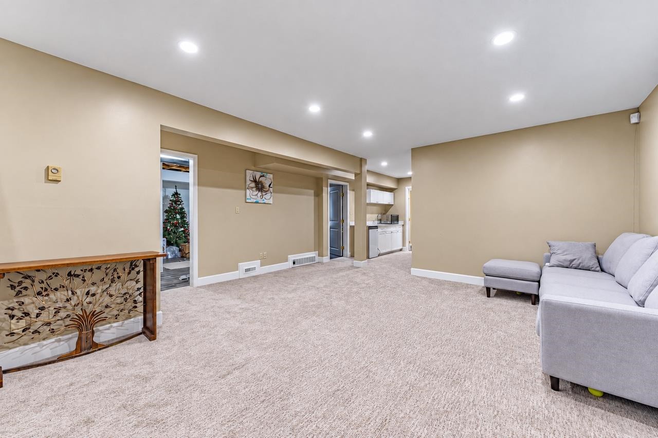 4707 Meadfeild Road, West Vancouver, BC