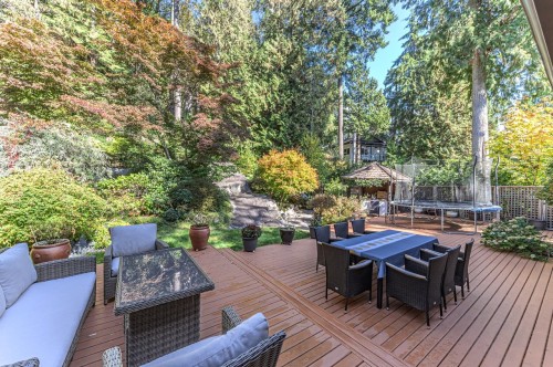 4707 Meadfeild Road, West Vancouver, BC 
