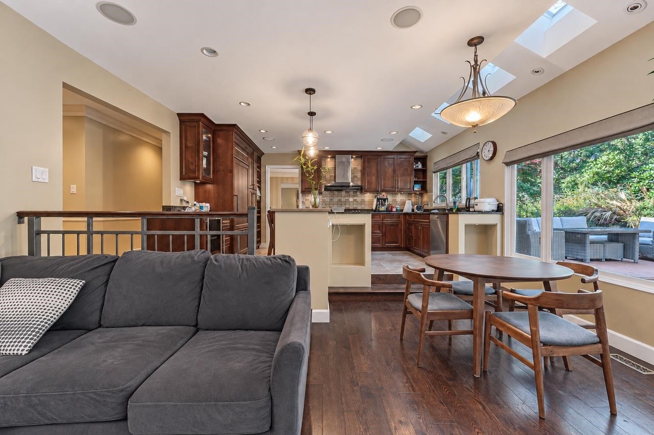 4707 Meadfeild Road, West Vancouver, BC