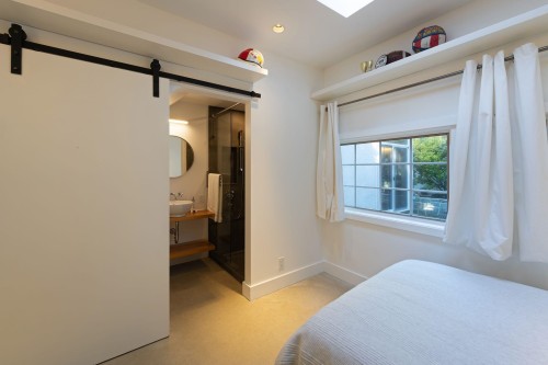3292 Granville Street, Vancouver, BC 