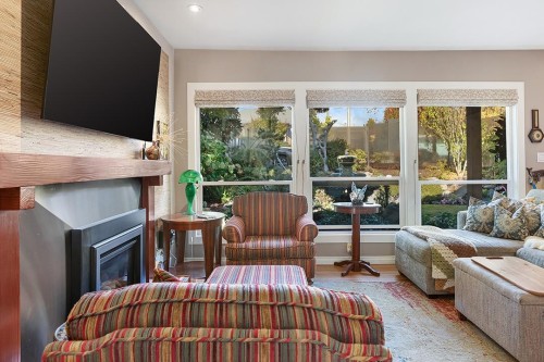 535 Keith Road E, North Vancouver, BC 