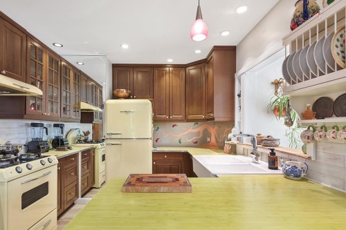 535 Keith Road E, North Vancouver, BC 
