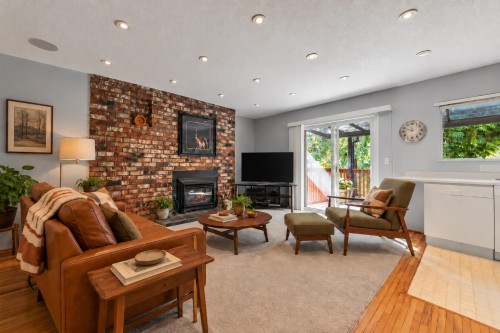 6250 Summit Avenue, West Vancouver, BC 