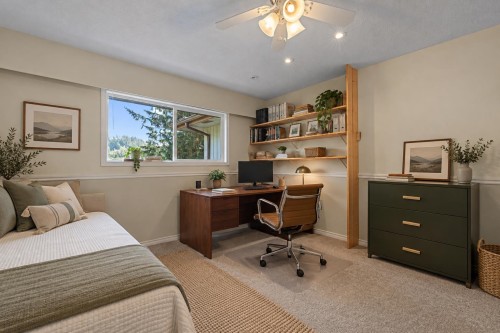 6250 Summit Avenue, West Vancouver, BC 