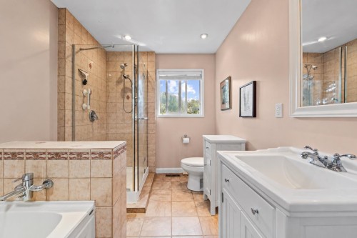 6250 Summit Avenue, West Vancouver, BC 