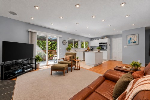 6250 Summit Avenue, West Vancouver, BC 