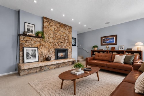 6250 Summit Avenue, West Vancouver, BC 