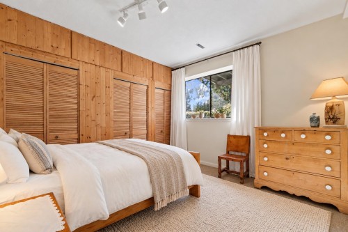 6250 Summit Avenue, West Vancouver, BC 