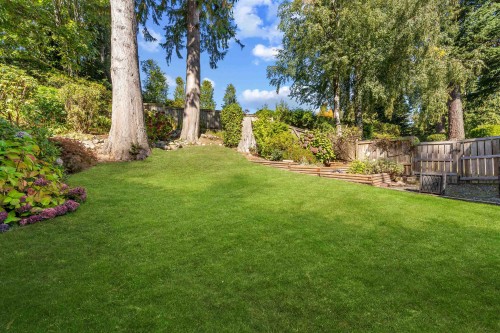 6250 Summit Avenue, West Vancouver, BC 