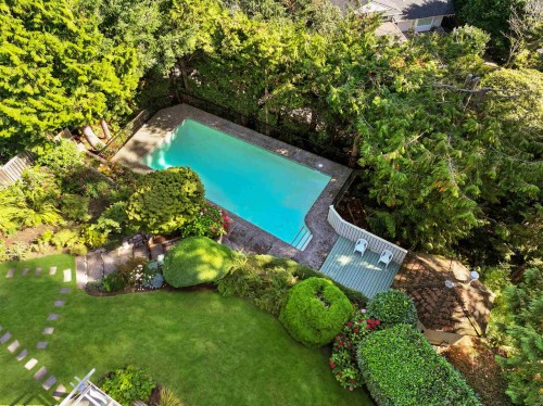 6250 Summit Avenue, West Vancouver, BC 