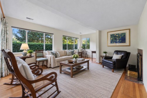 6250 Summit Avenue, West Vancouver, BC 