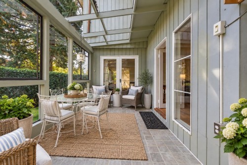 6250 Summit Avenue, West Vancouver, BC 