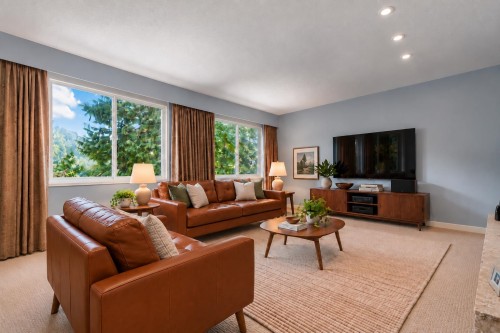 6250 Summit Avenue, West Vancouver, BC 