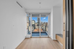 2403-1277 Hornby Street  Vancouver, BC V6Z 1W2