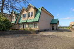 113-918 Roderick Avenue  Coquitlam, BC V3K 1R1