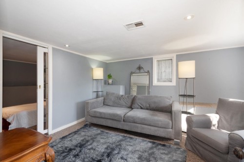 219 29Th Street E, North Vancouver, BC 